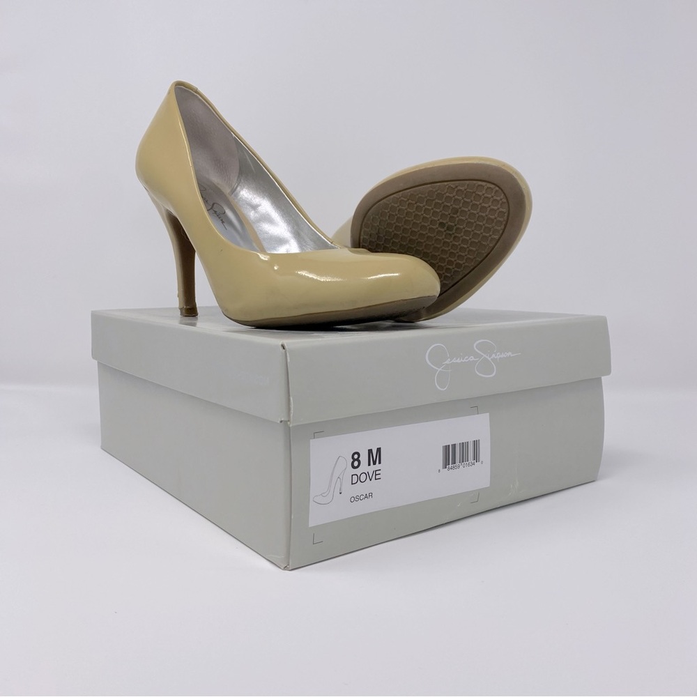 JESSICA SIMPSON Dove patent leather pumps